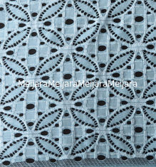 China Elastic Lace Fabric of Spandex &amp; Nylon with Elliptic Little Flower Pattern supplier